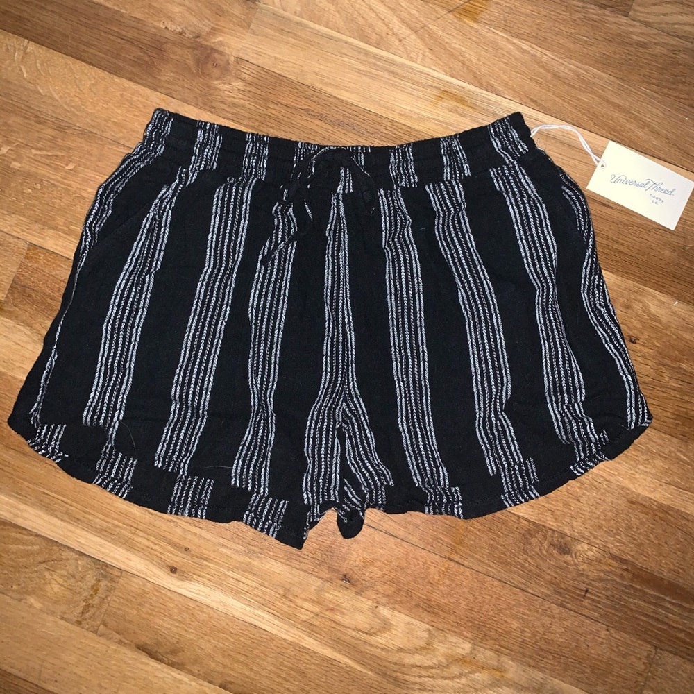NWT Universal Threads cloth shorts